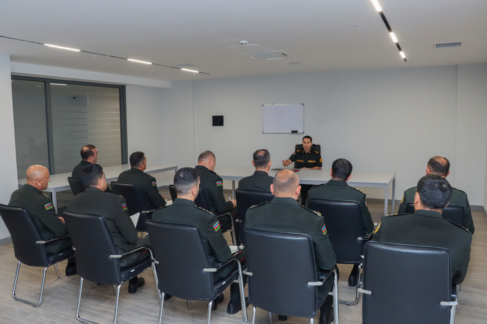 Strateji Obyektlərin Mühafizəsi Dövlət Agentliyində regional idarələrin bölük komandirləri, xidmət, döyüş və fiziki hazırlıq üzrə baş zabitlərinin iştirakı ilə təlim-toplanışı keçirilib