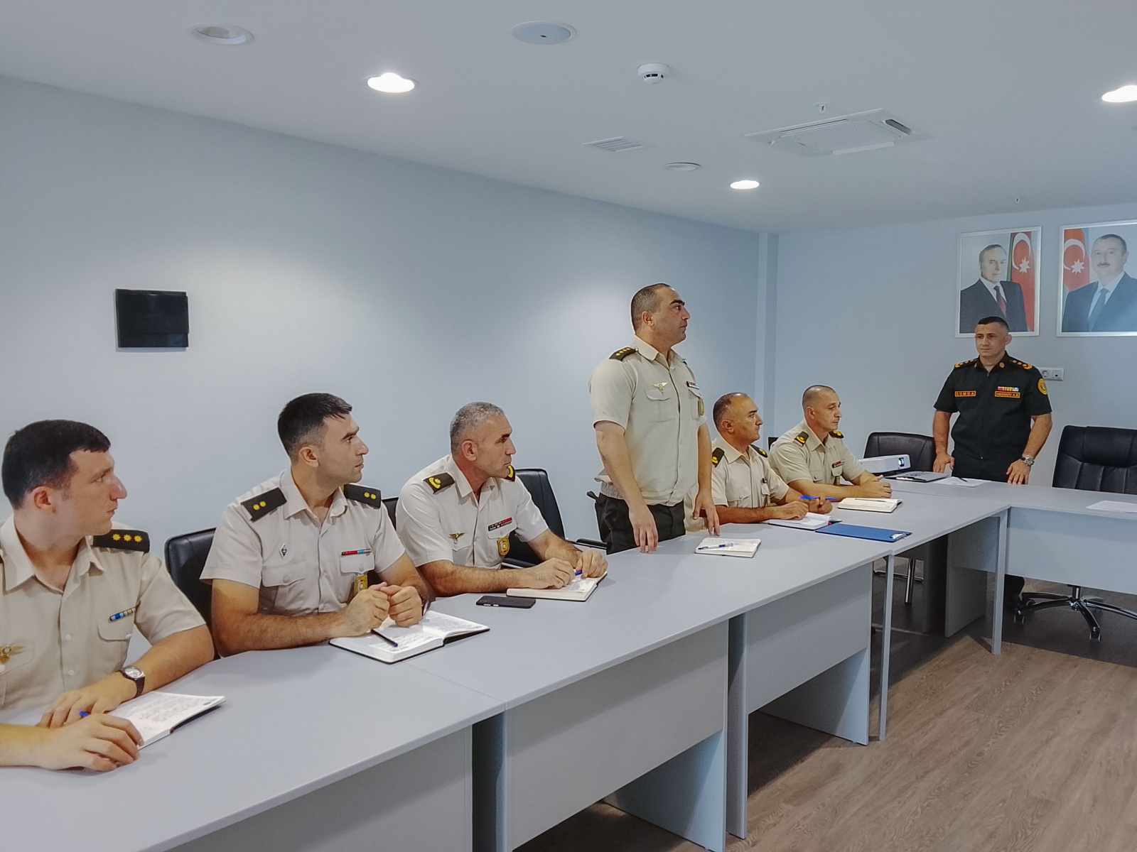 Strateji Obyektlərin Mühafizəsi Dövlət Agentliyində regional idarələrin bölük komandirləri, xidmət, döyüş və fiziki hazırlıq üzrə baş zabitlərinin iştirakı ilə təlim-toplanışı keçirilib